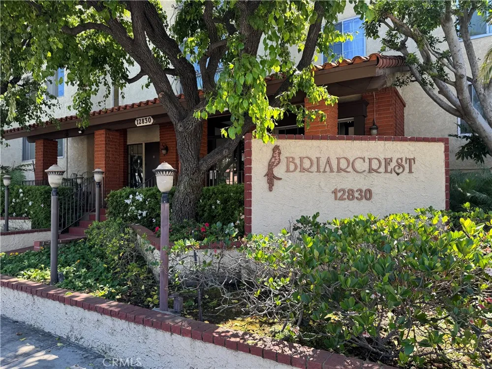 12830 Burbank #307 Valley Village, CA 91607