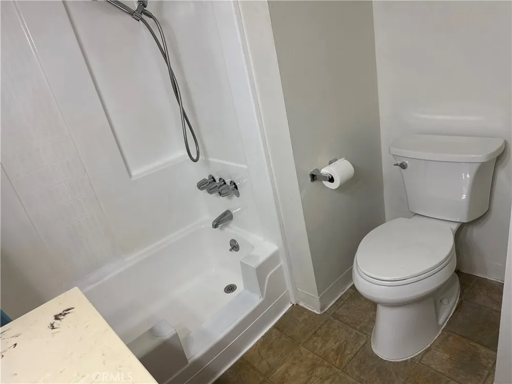 12830 Burbank #307 Valley Village, CA 91607