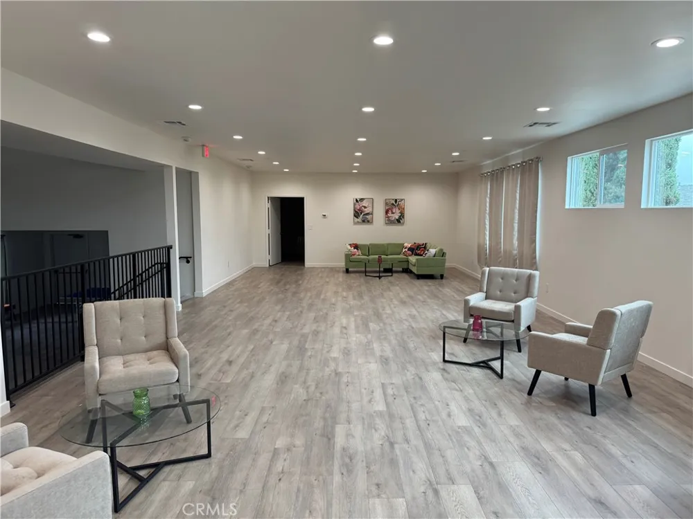 12830 Burbank #307 Valley Village, CA 91607