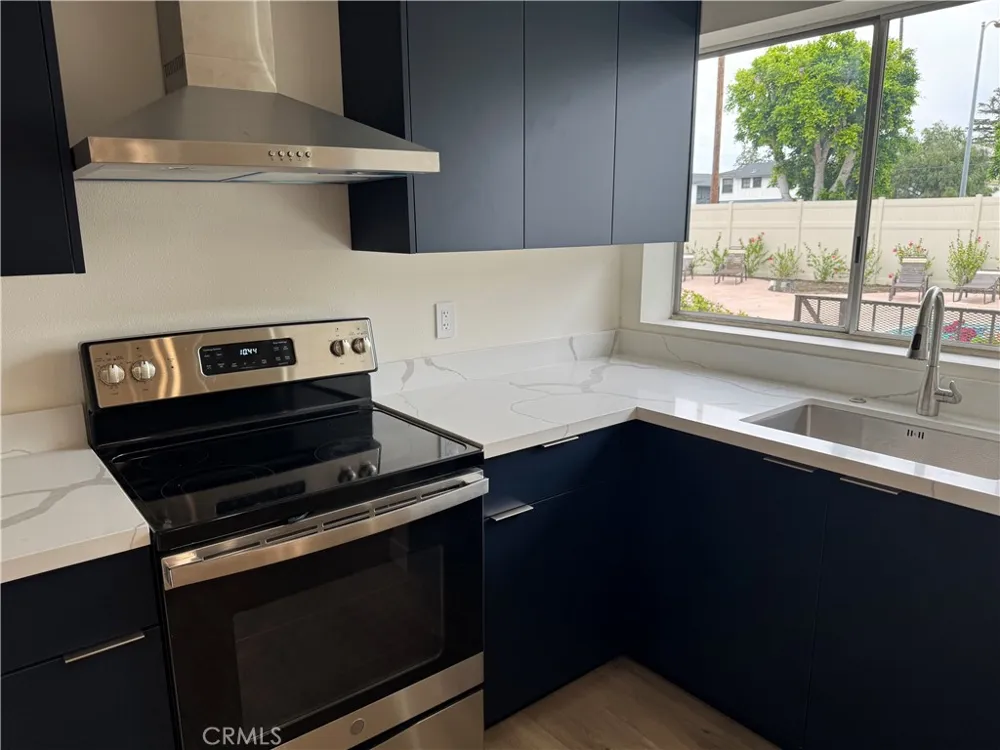 12830 Burbank #307 Valley Village, CA 91607
