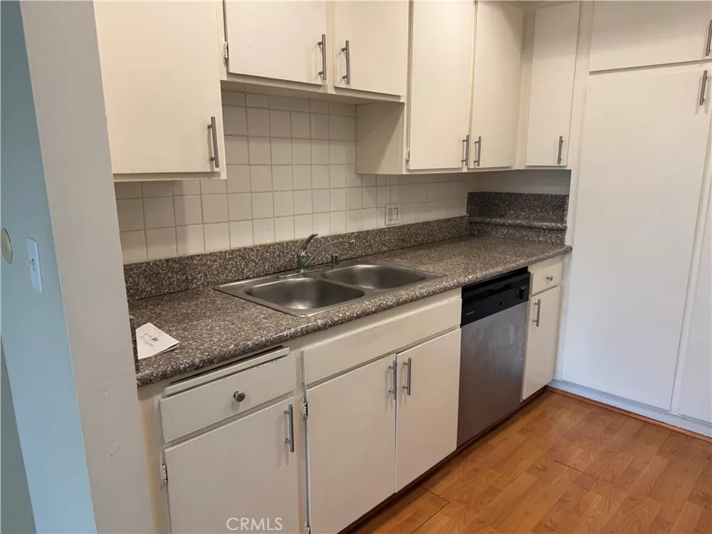 12830 Burbank #307 Valley Village, CA 91607