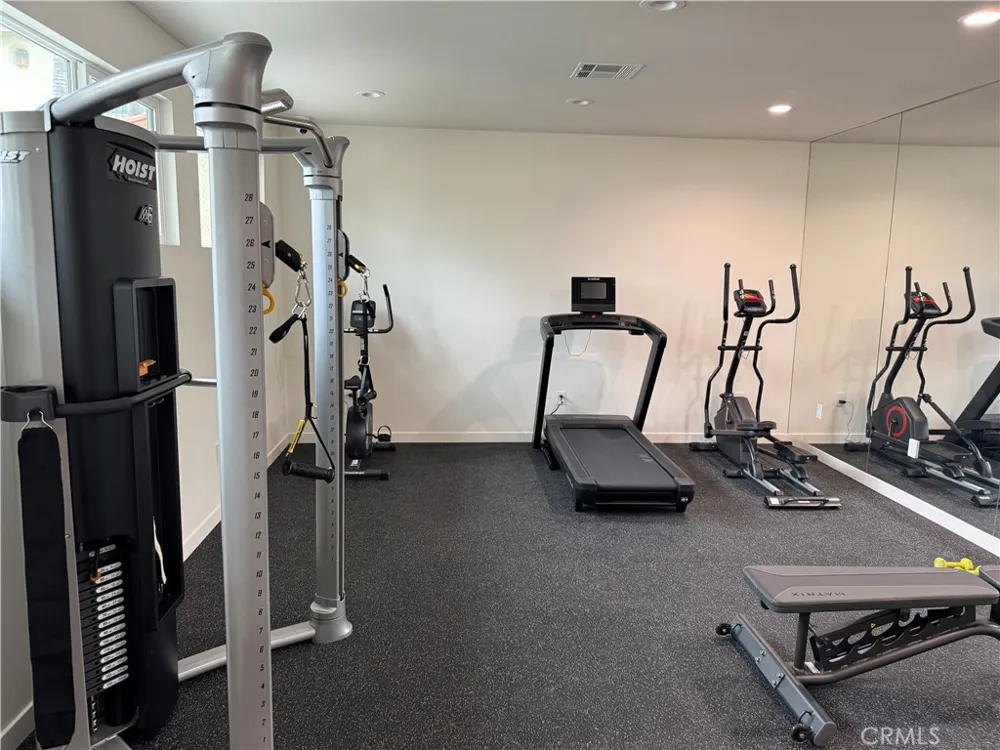 12830 Burbank #307 Valley Village, CA 91607