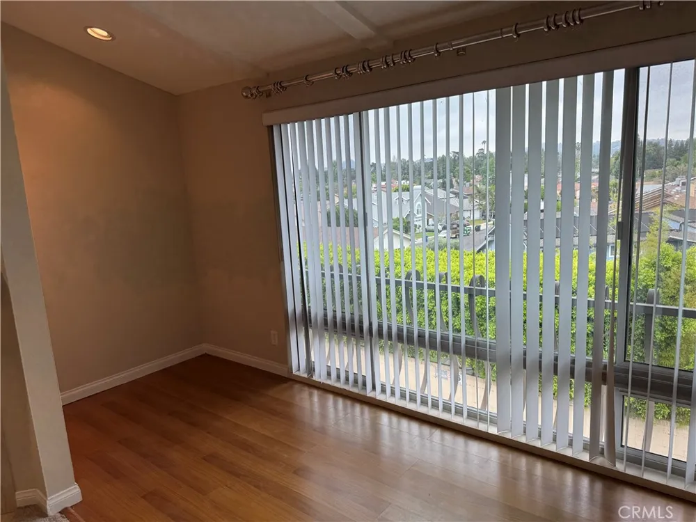 12830 Burbank #307 Valley Village, CA 91607