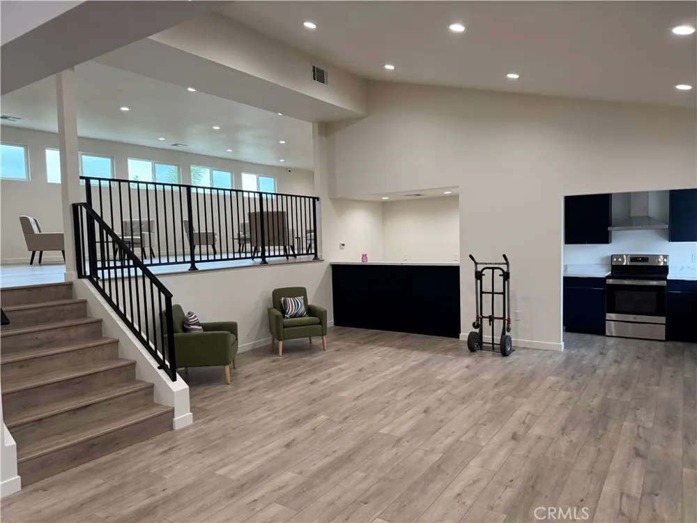 12830 Burbank #307 Valley Village, CA 91607