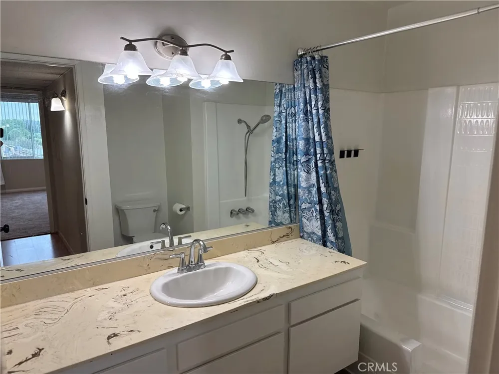 12830 Burbank #307 Valley Village, CA 91607