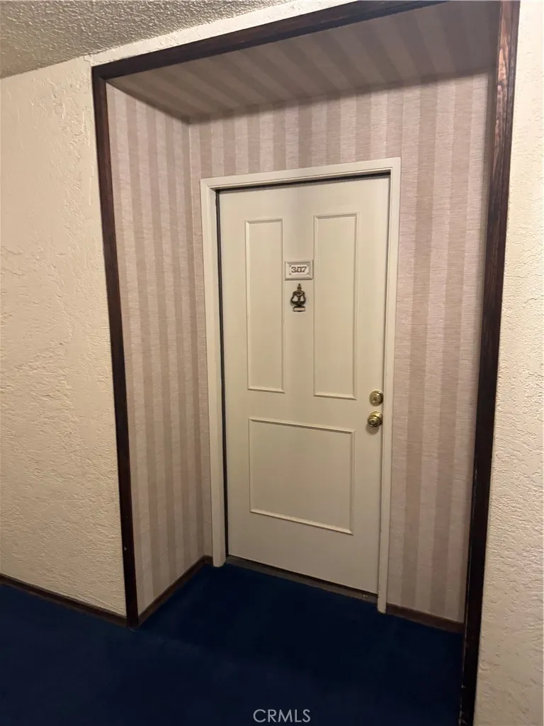 12830 Burbank #307 Valley Village, CA 91607