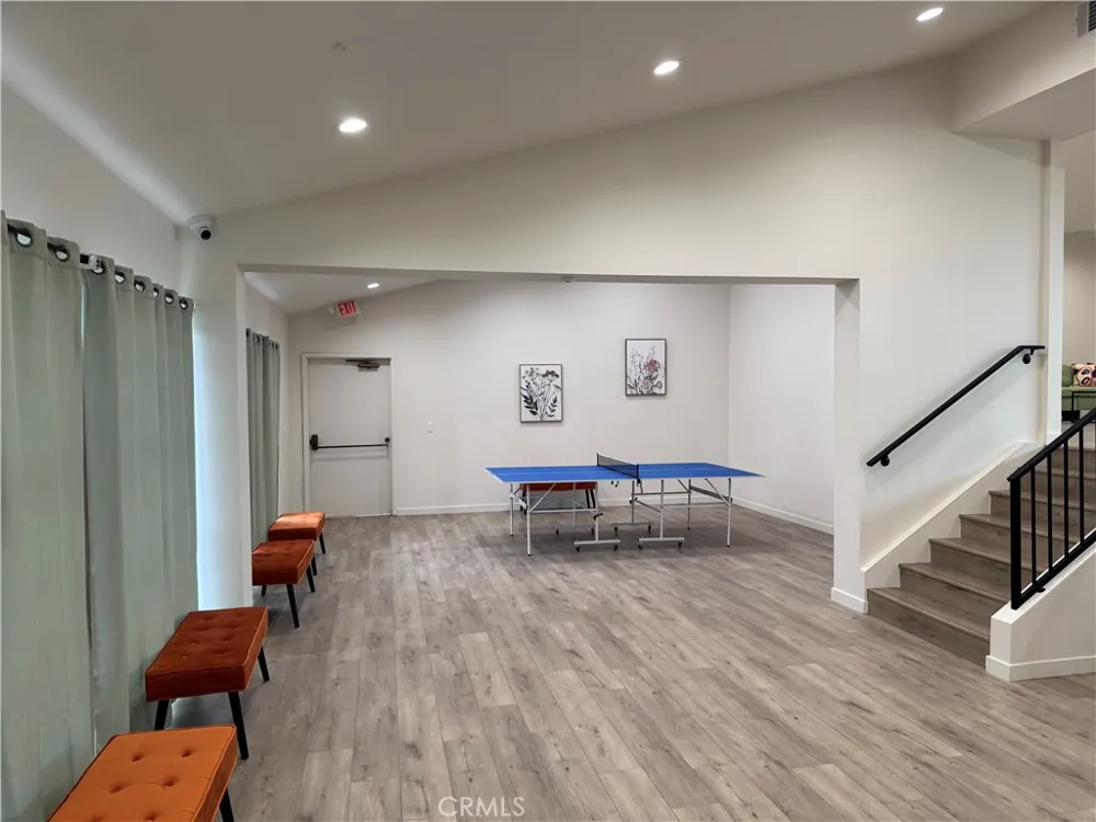 12830 Burbank #307 Valley Village, CA 91607