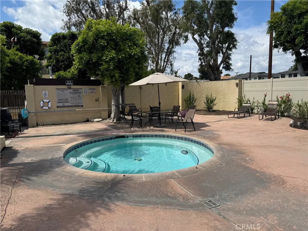 12830 Burbank #307 Valley Village, CA 91607