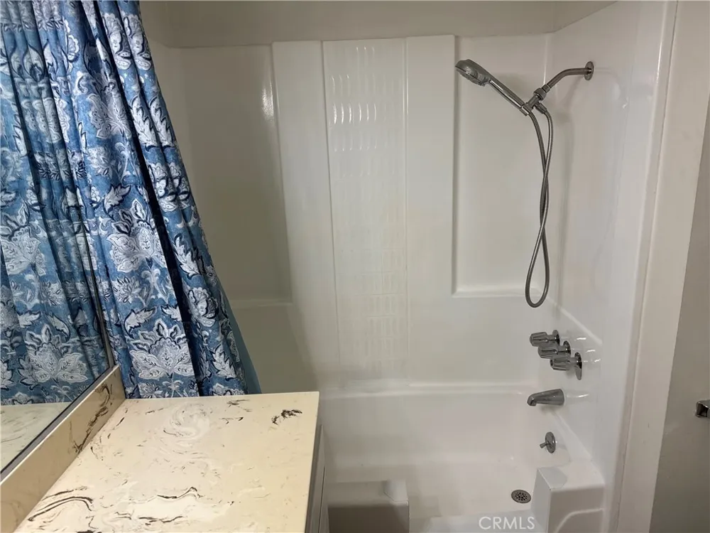 12830 Burbank #307 Valley Village, CA 91607