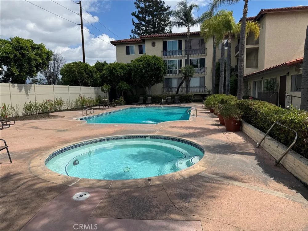 12830 Burbank #307 Valley Village, CA 91607