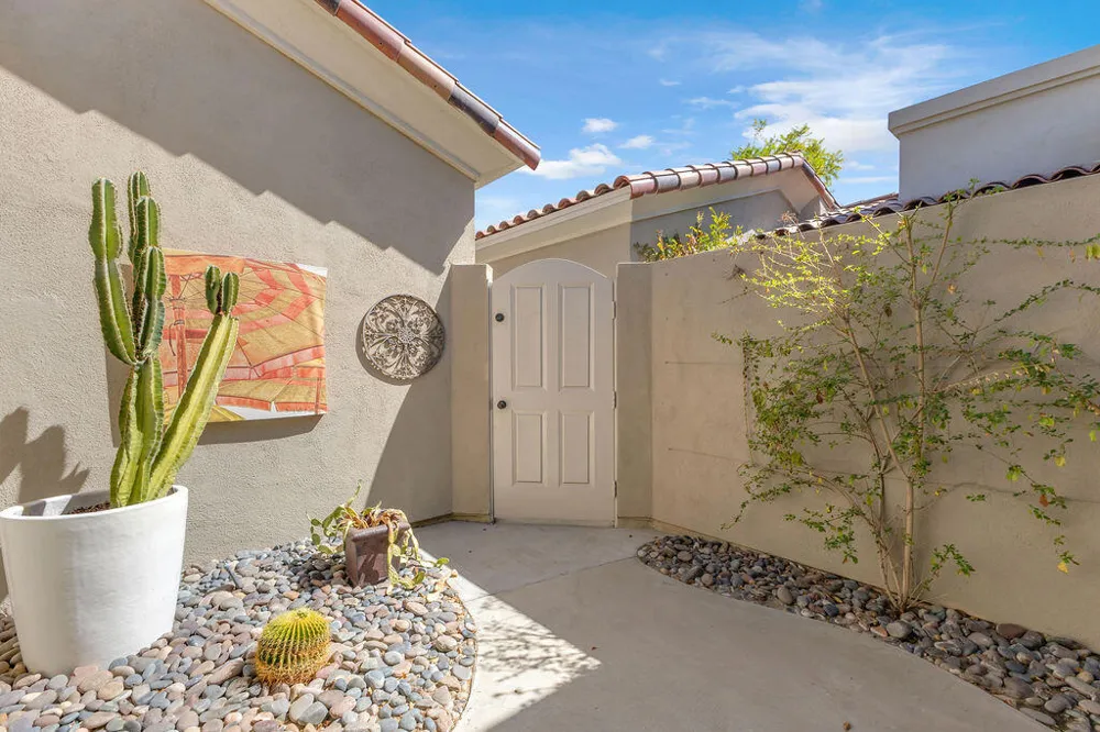 745 Box Canyon Trail Palm Desert, CA 92211