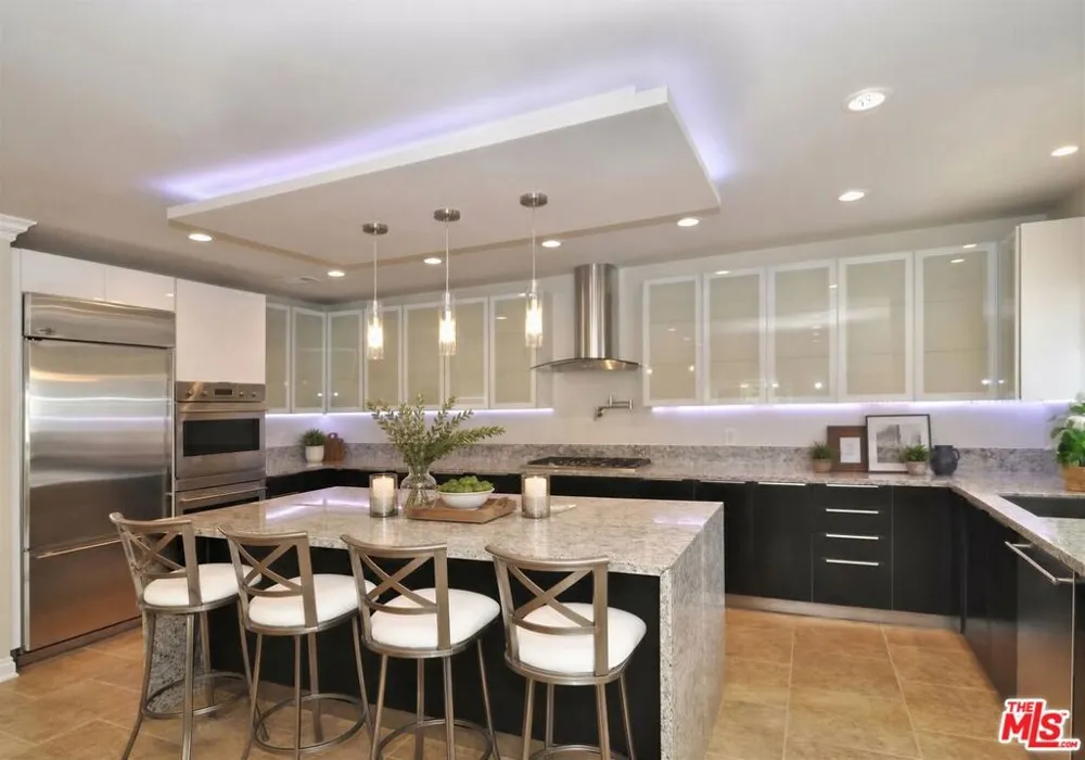 5354 Lindley Avenue #301 Encino, CA 91316