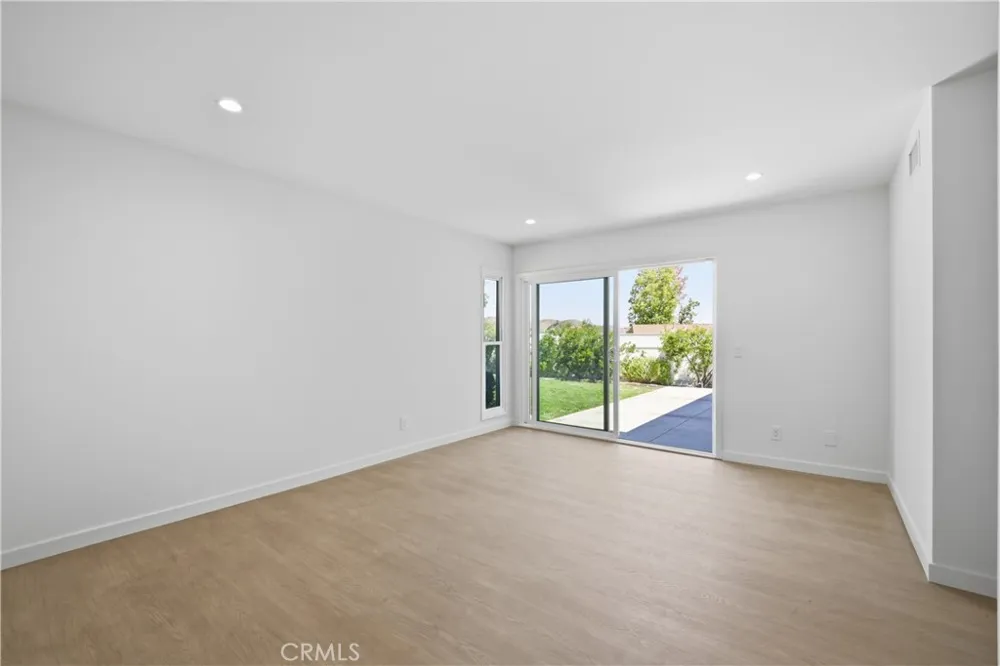 5469 Softwind Agoura Hills, CA 91301