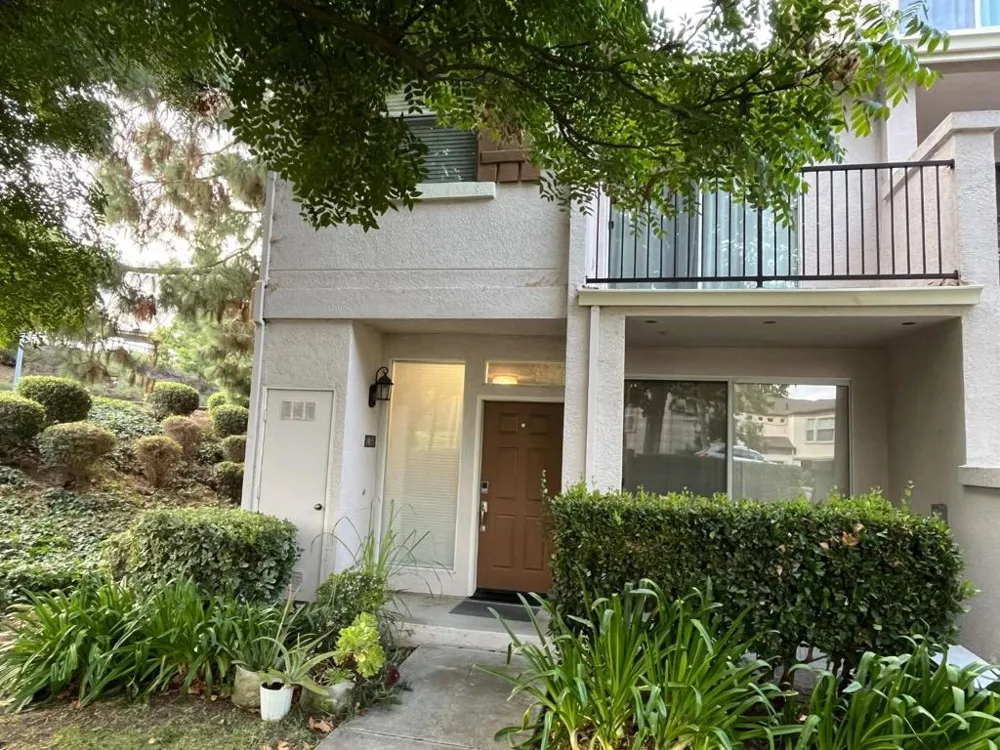 1015 Esparanza Way San Jose, CA 95138