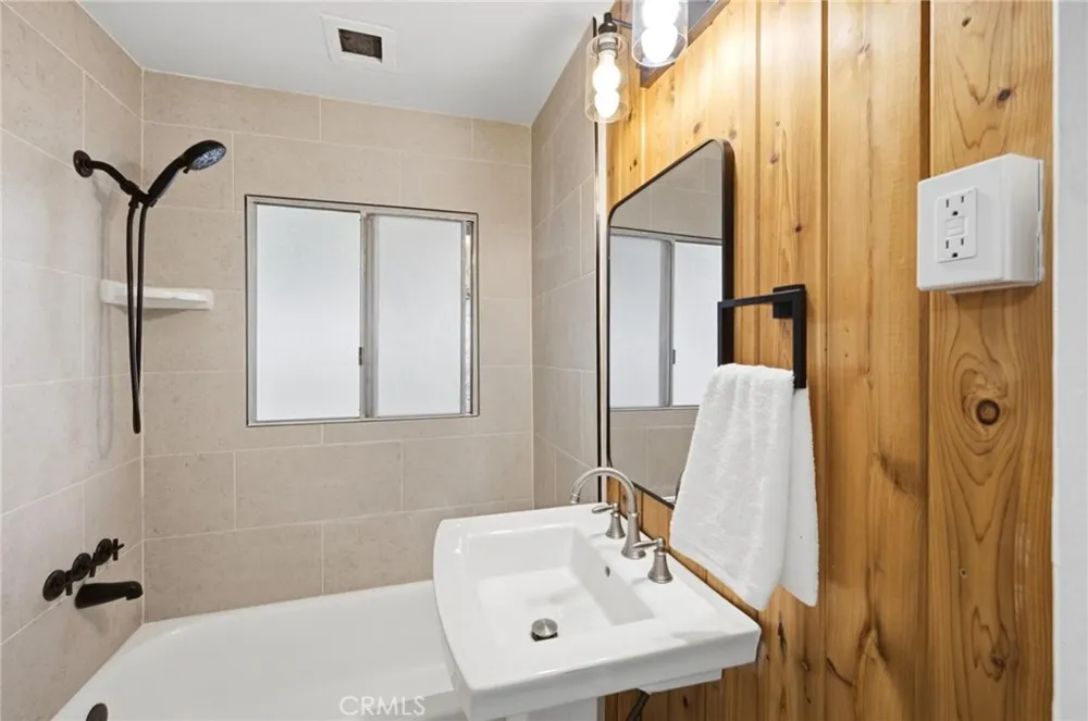 447 W Avenue 37 Los Angeles, CA 90065