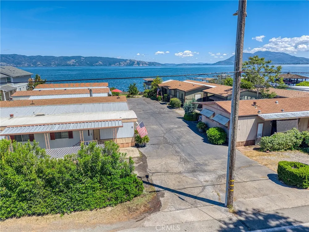 2776 Lakeshore Lakeport, CA 95453