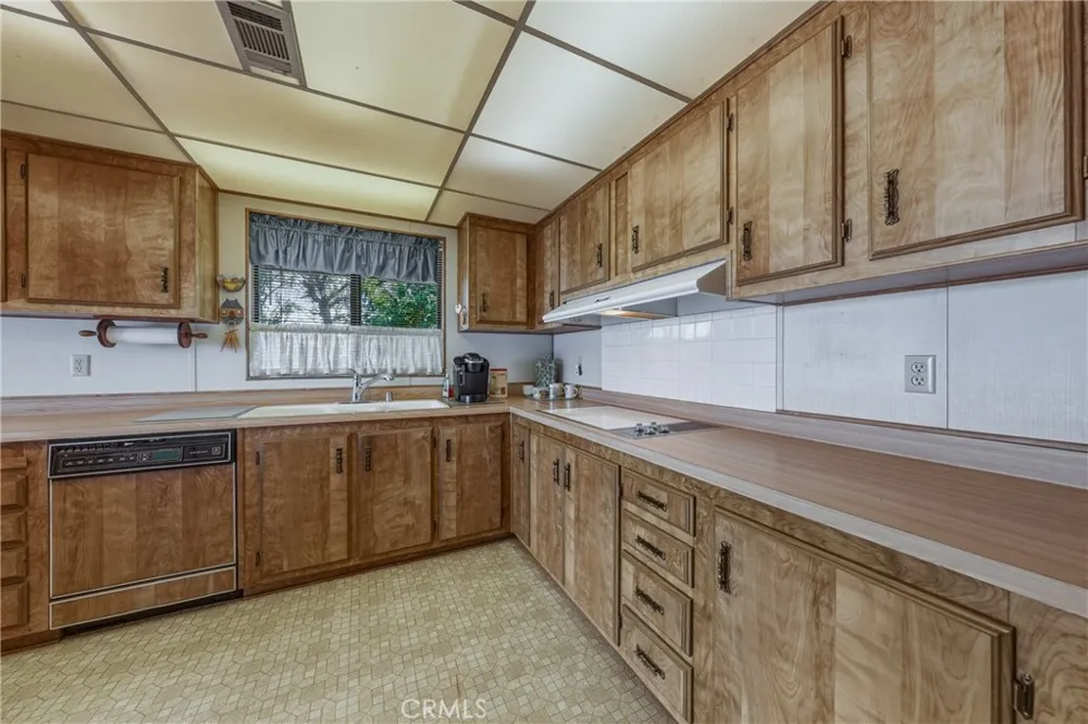 2776 Lakeshore Lakeport, CA 95453