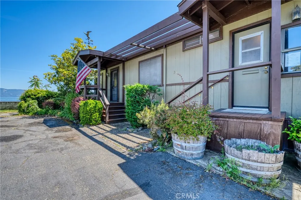 2776 Lakeshore Lakeport, CA 95453