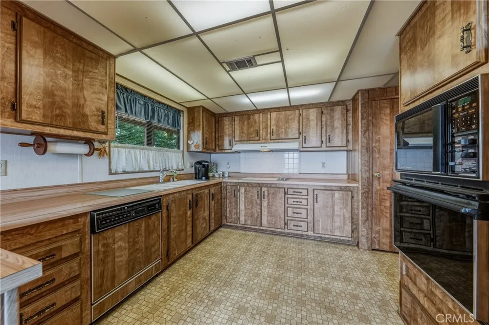 2776 Lakeshore Lakeport, CA 95453