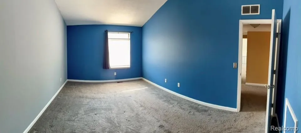 389 Neptune Drive #208 Walled Lake City, MI 48390