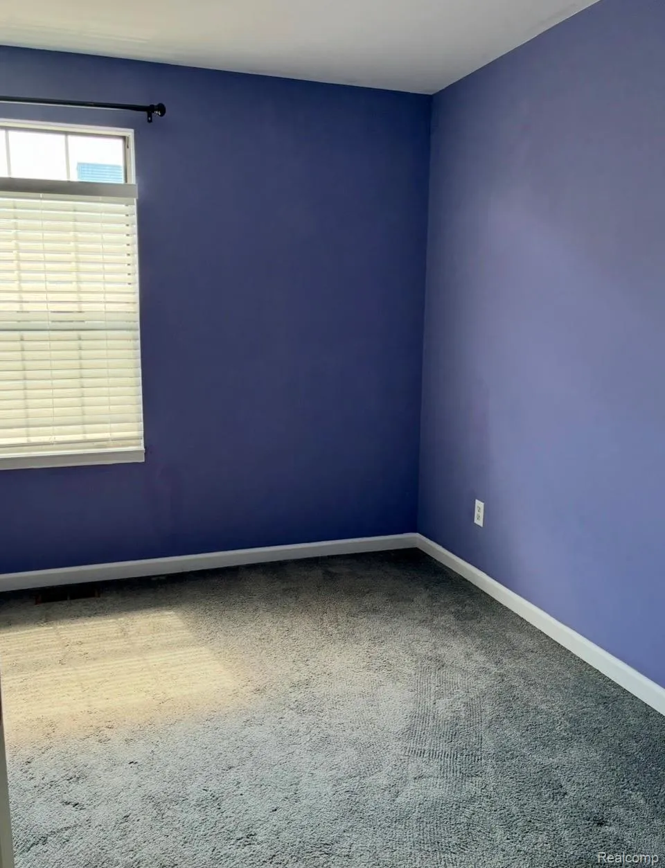 389 Neptune Drive #208 Walled Lake City, MI 48390