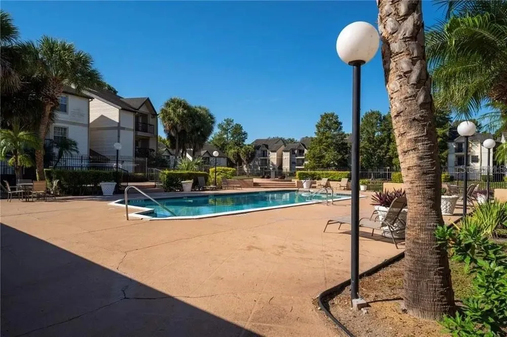 1972 LAKE ATRIUMS CIRCLE #180 Orlando, FL 32839
