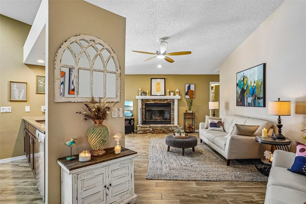 107 SHOREWOOD COURT Tavares, FL 32778