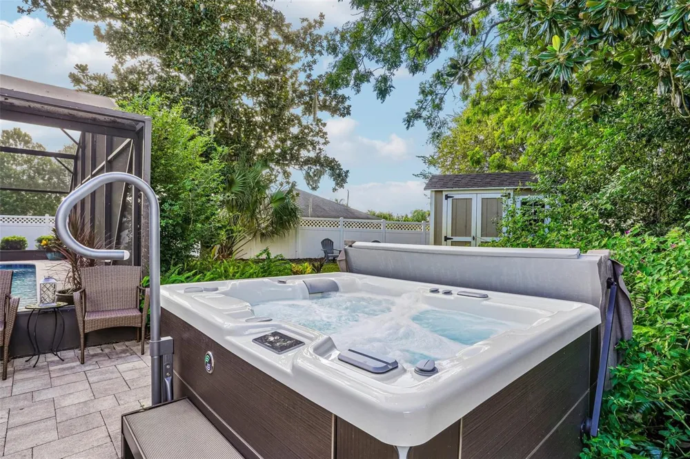 107 SHOREWOOD COURT Tavares, FL 32778