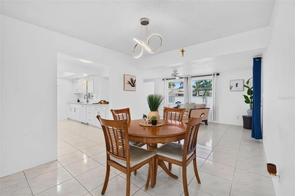 11225 59TH AVENUE Seminole, FL 33772