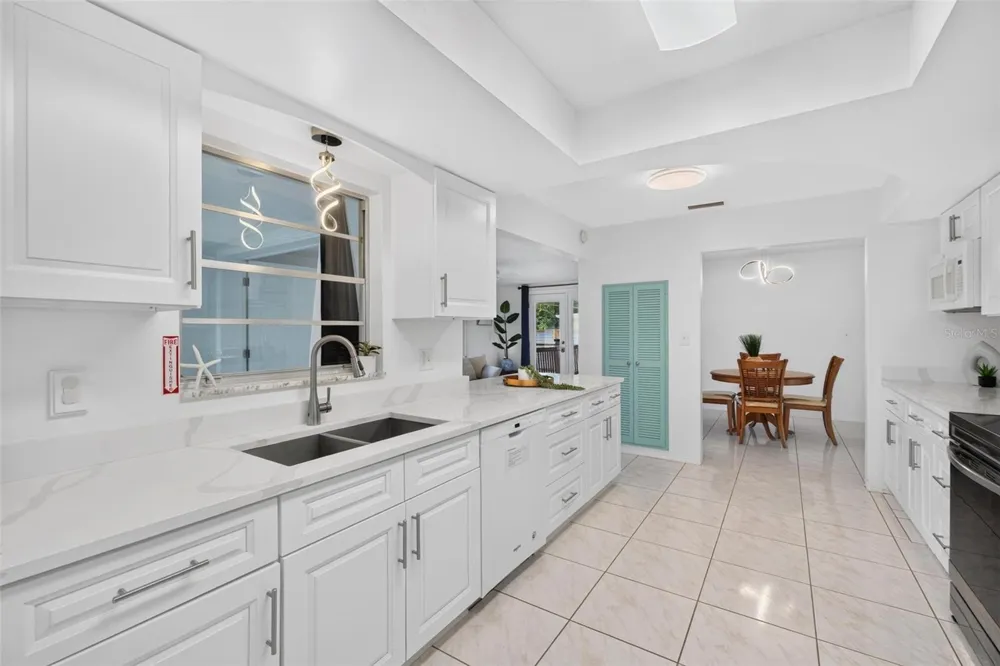 11225 59TH AVENUE Seminole, FL 33772