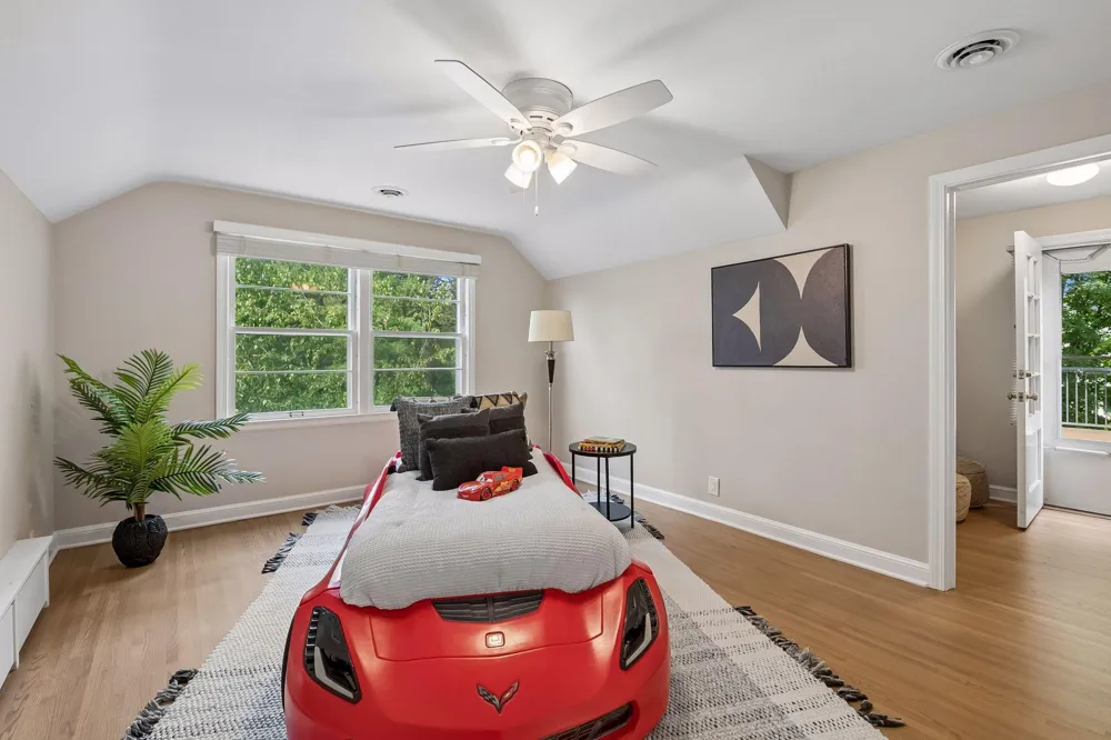4808 Woodhill Way Edina, MN 55424