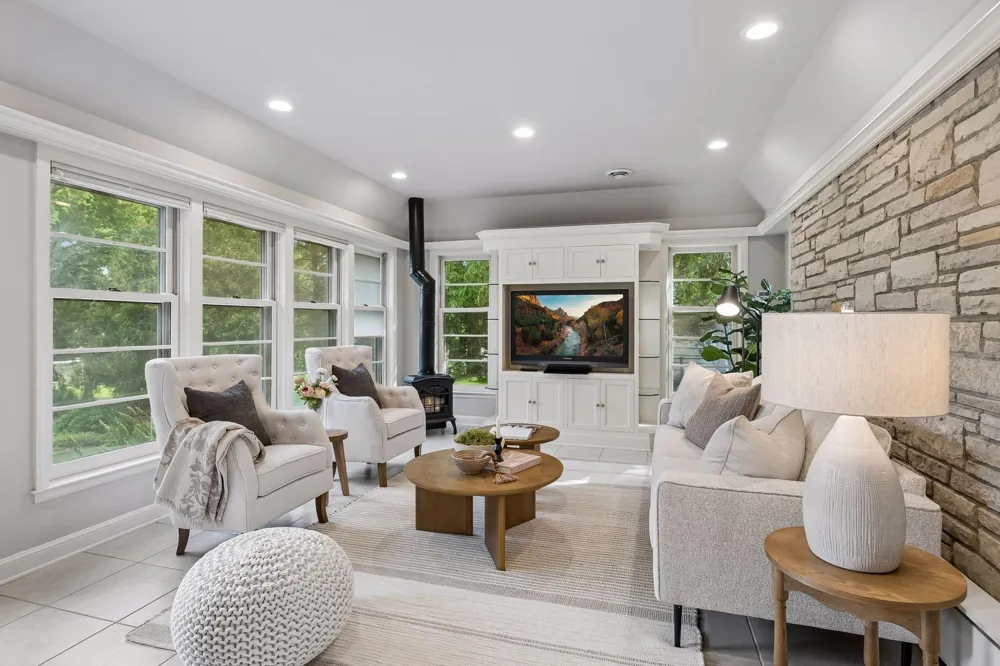 4808 Woodhill Way Edina, MN 55424