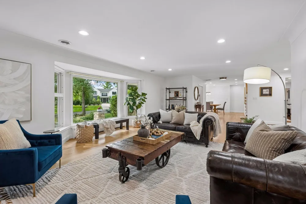 4808 Woodhill Way Edina, MN 55424