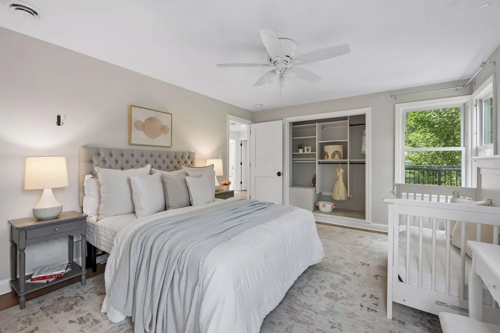 4808 Woodhill Way Edina, MN 55424