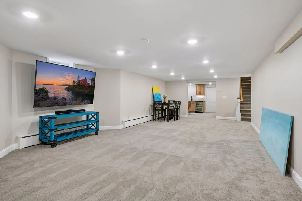4808 Woodhill Way Edina, MN 55424