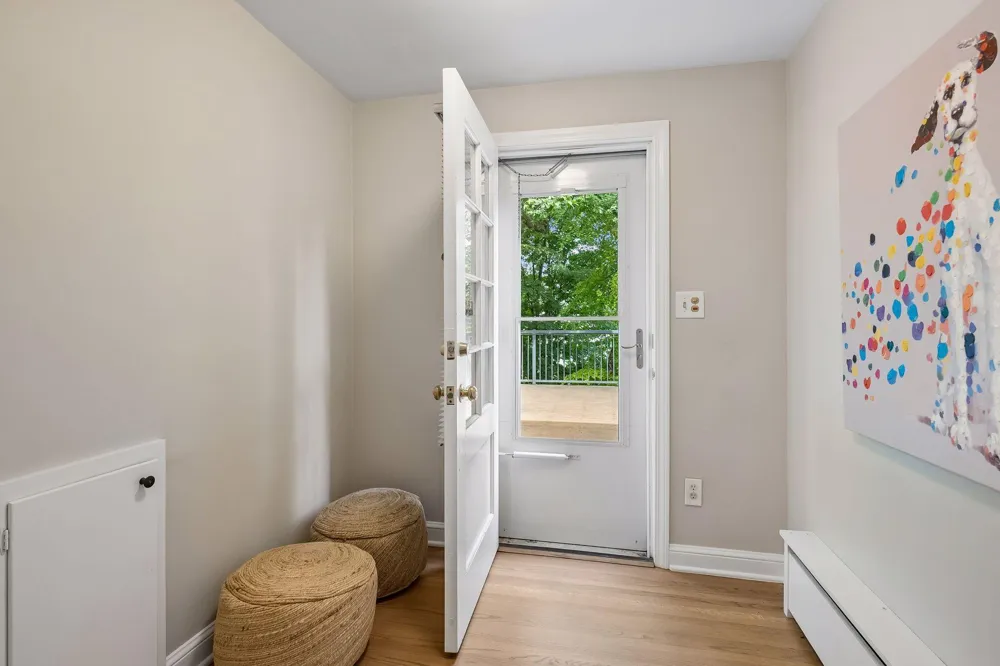 4808 Woodhill Way Edina, MN 55424
