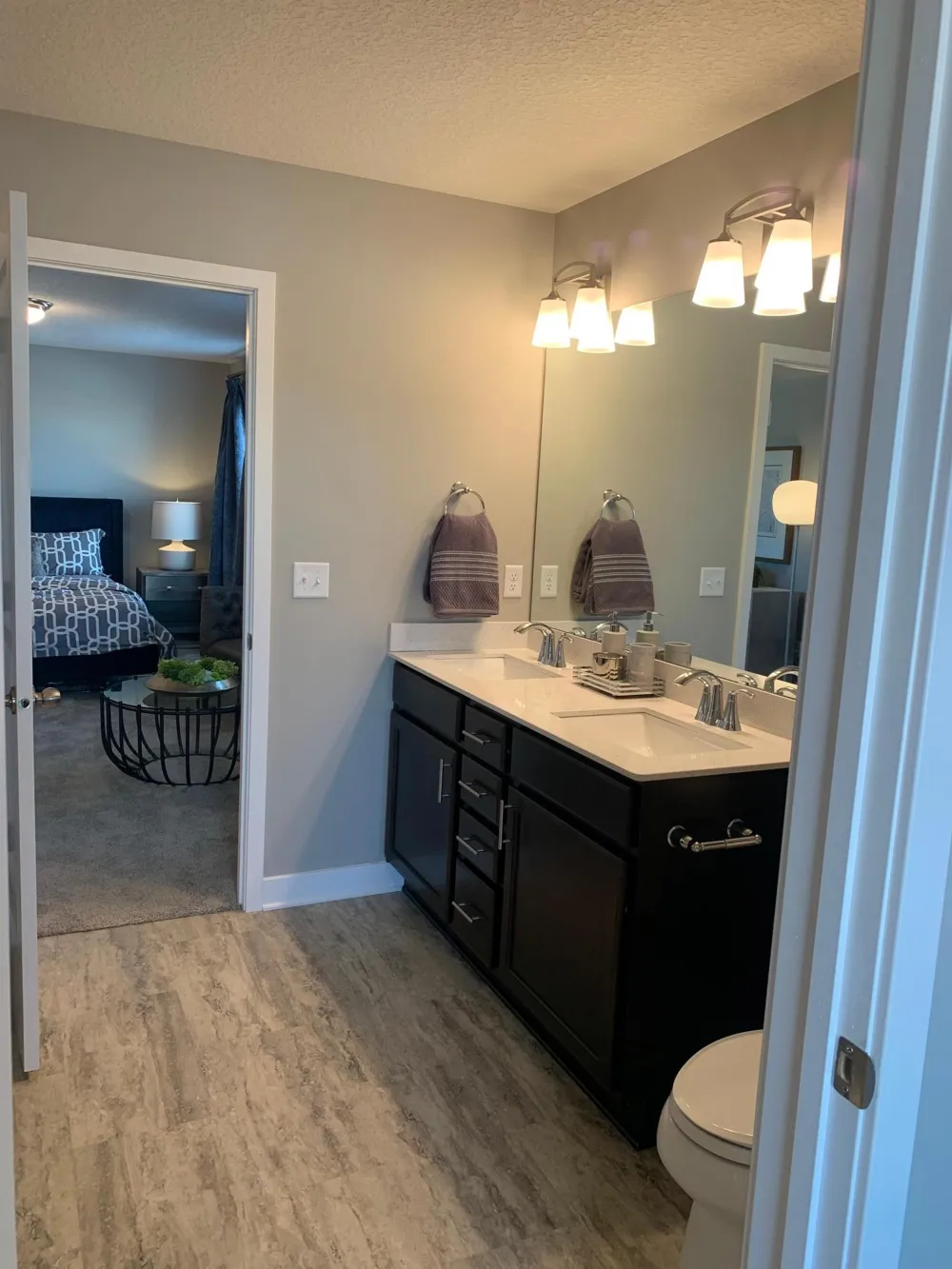 4825 Martingale Drive Woodbury, MN 55129