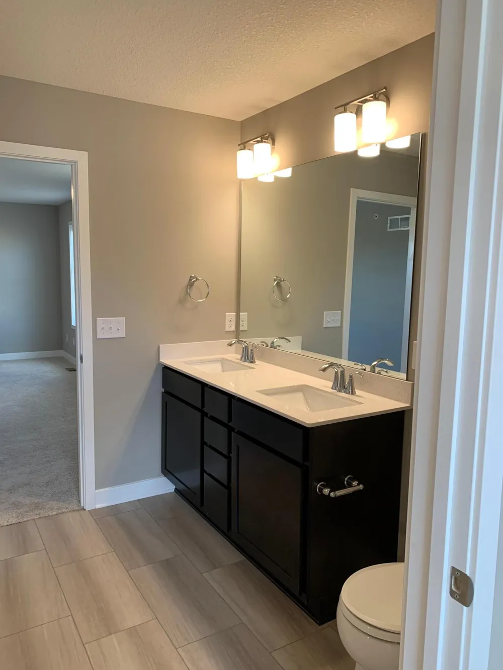 4825 Martingale Drive Woodbury, MN 55129