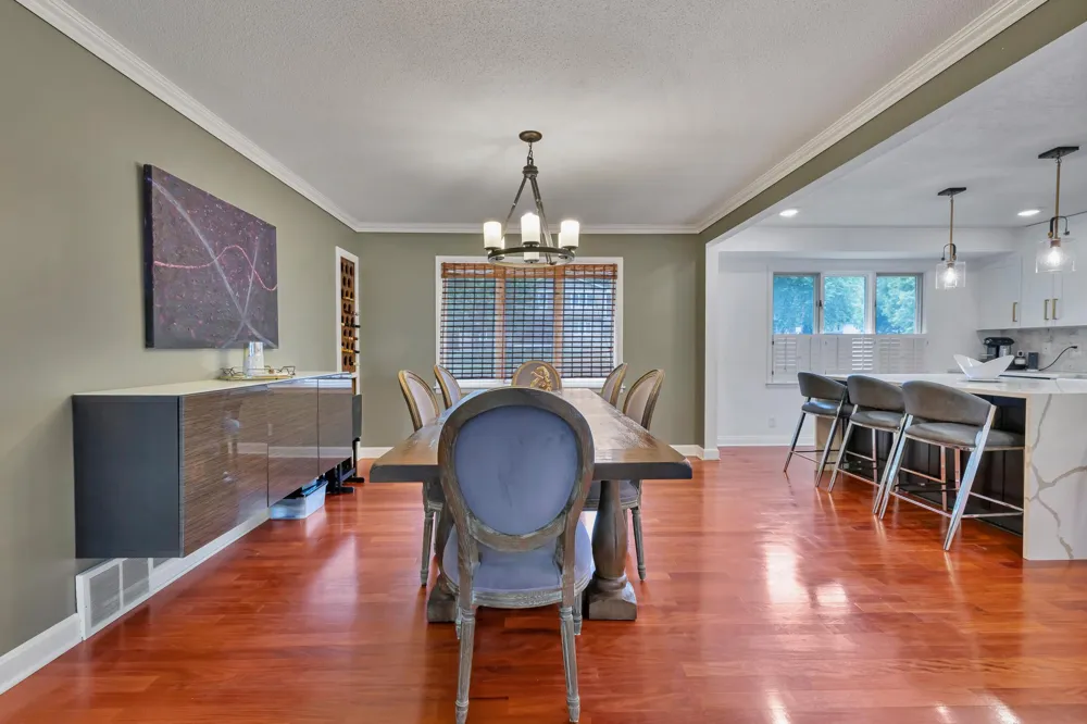 7001 Lanham Lane Edina, MN 55439
