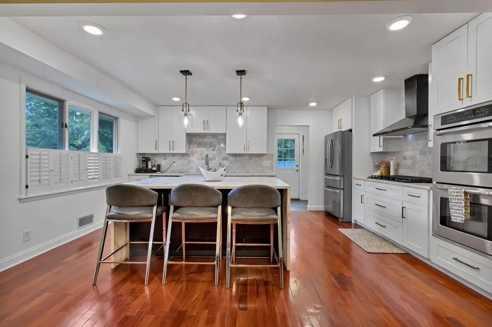 7001 Lanham Lane Edina, MN 55439