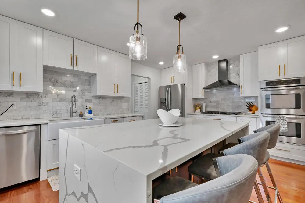 7001 Lanham Lane Edina, MN 55439