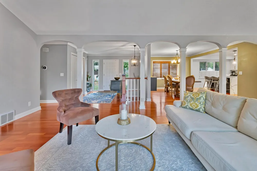 7001 Lanham Lane Edina, MN 55439