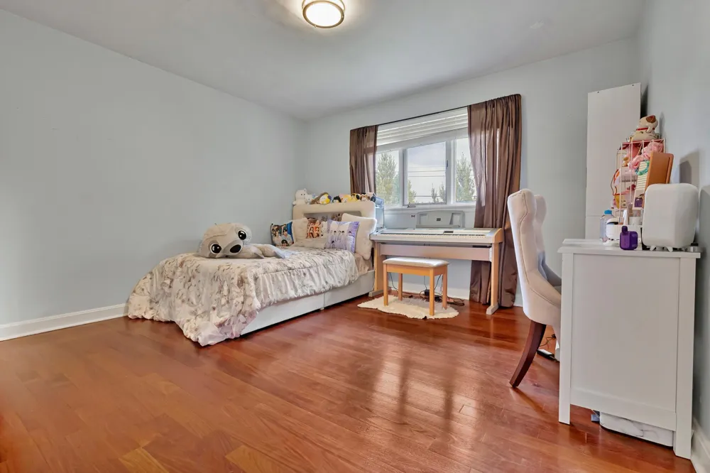 7001 Lanham Lane Edina, MN 55439