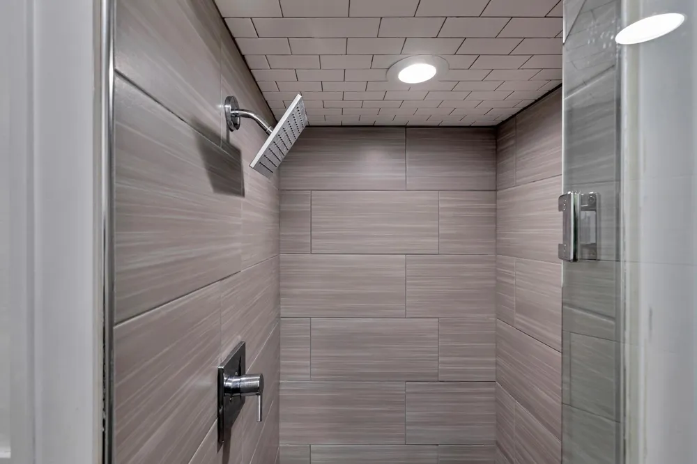 7001 Lanham Lane Edina, MN 55439