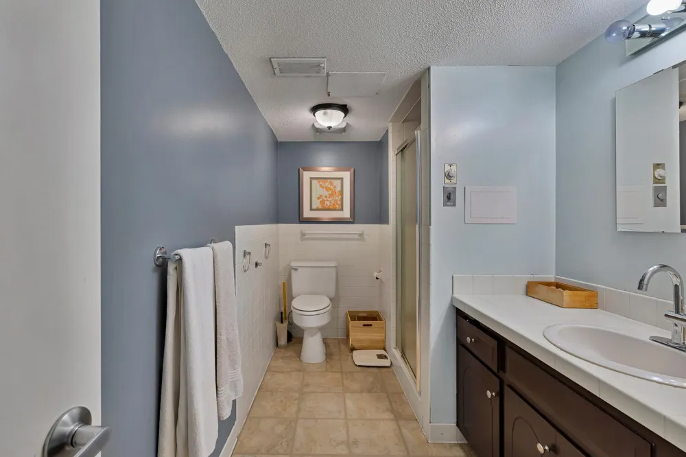 7001 Lanham Lane Edina, MN 55439