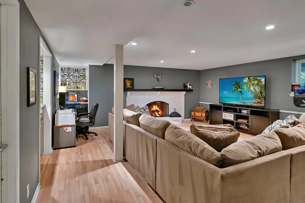 7001 Lanham Lane Edina, MN 55439