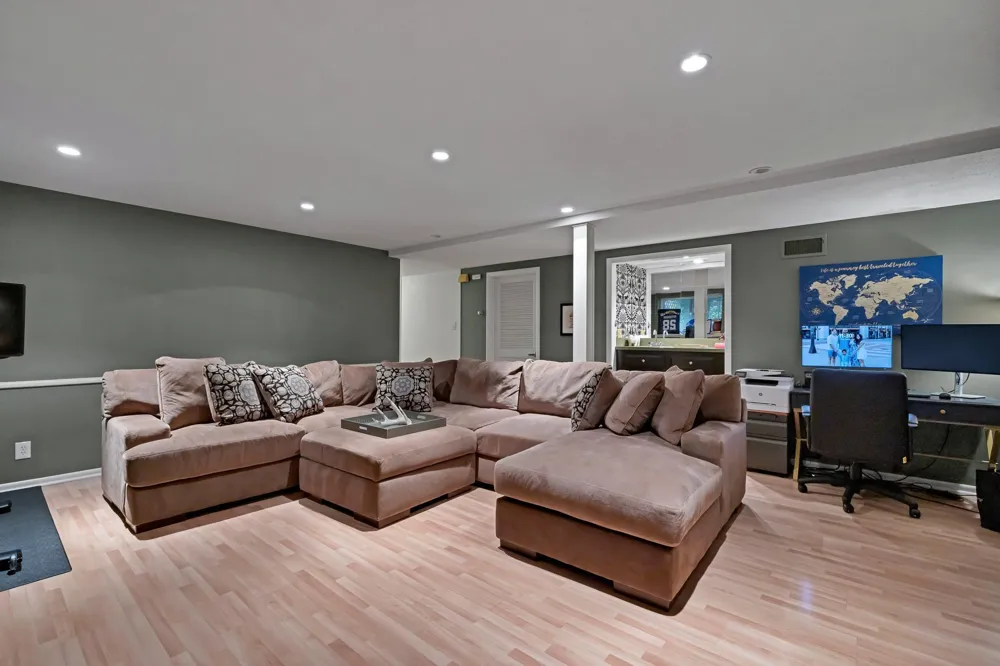 7001 Lanham Lane Edina, MN 55439