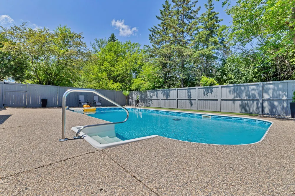 7001 Lanham Lane Edina, MN 55439