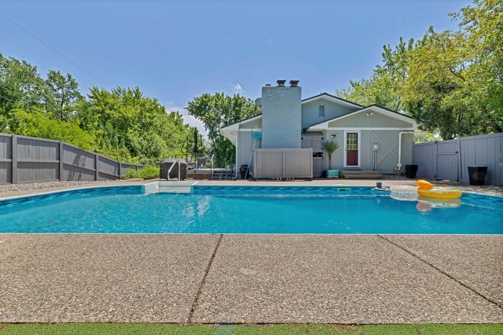 7001 Lanham Lane Edina, MN 55439