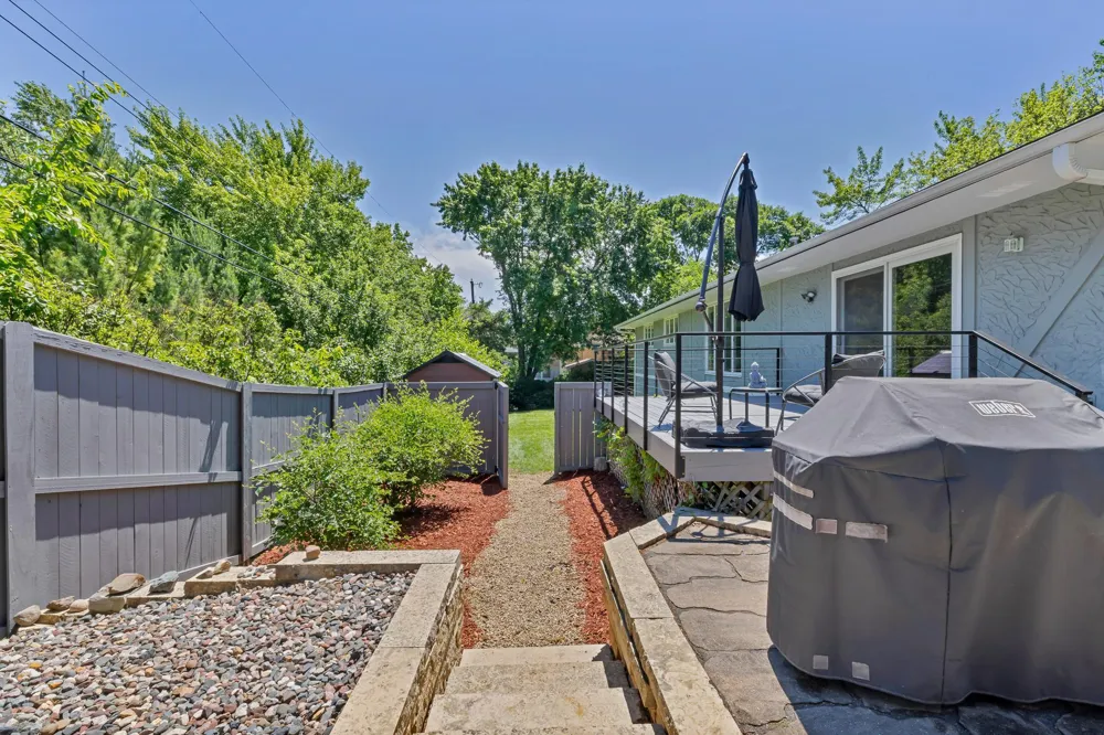 7001 Lanham Lane Edina, MN 55439